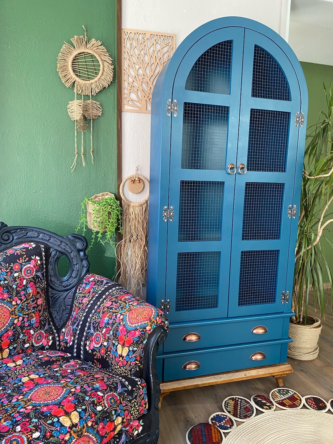 vintage-urunler-fresco-mavi-yasam-tel-dolap-turuncu-atolye-03